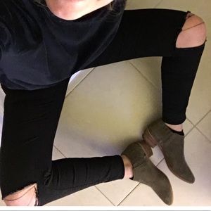 Zara ripped knee black jeans